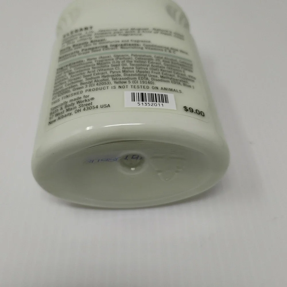 Bath & Body Works GARDENIA LILY Pleasures Body Lotion 8 oz‎ - Full, See Notes